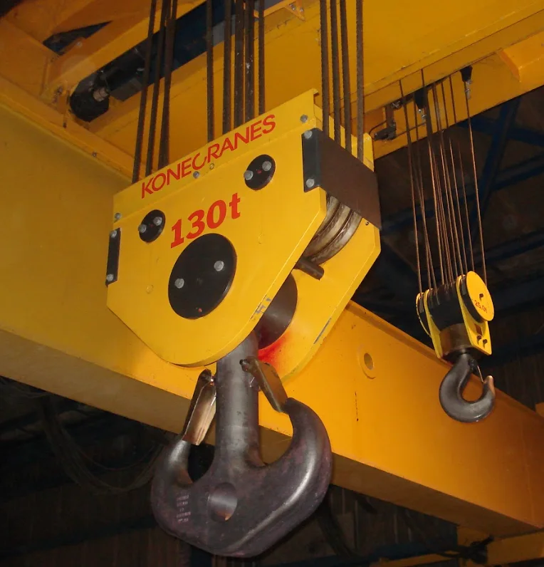 Gancho de un puente grúa Konecranes de 130 toneladas